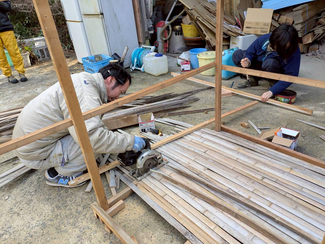 LINE_ALBUM_2026211 鶏小屋づくり_260224_3